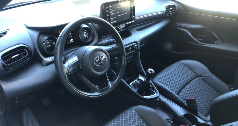 Toyota Yaris cena 82900 przebieg: 29149, rok produkcji 2021 z Świdnik małe 172